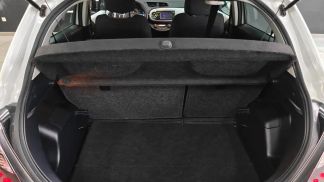 Lízing Sedan Toyota Yaris 2012