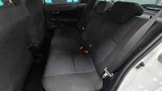 Lízing Sedan Toyota Yaris 2012