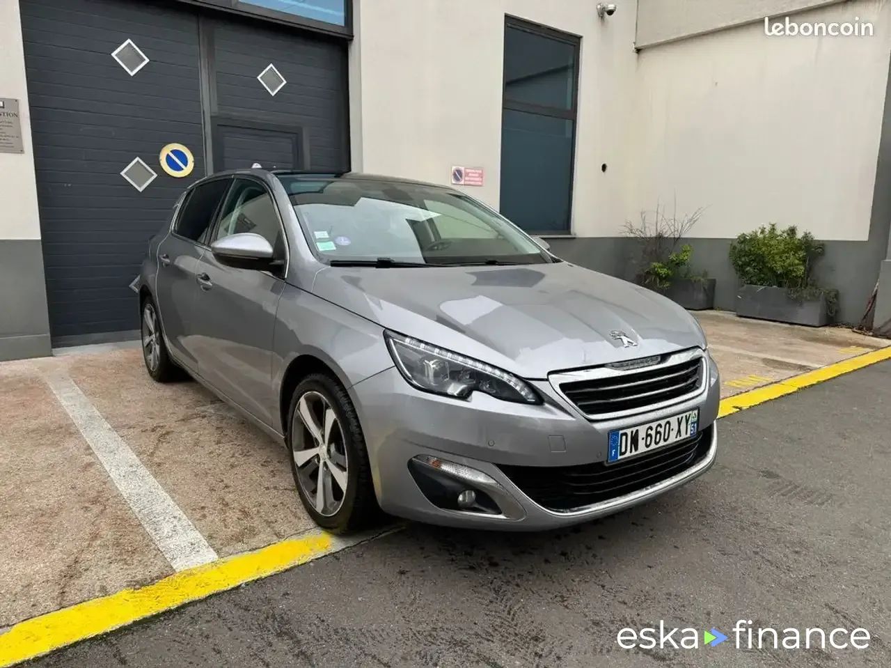 Lízing Sedan Peugeot 308 2014