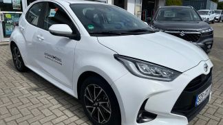 Lízing Sedan Toyota Yaris 2023