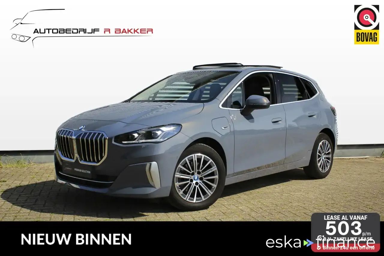 Lízing Hatchback BMW 225 2023