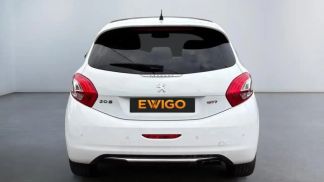 Lízing Hatchback Peugeot 208 2013