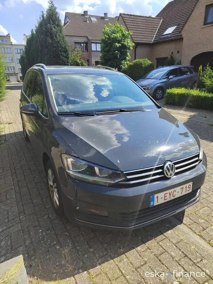 Finansowanie Transport pasażerów Volkswagen Touran 2019