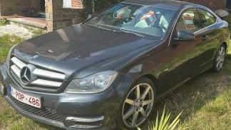 Lízing Kupé MERCEDES 220 2013