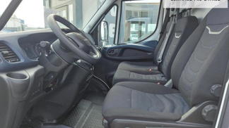 Zamknięta ciężarówka Iveco DAILY 2021