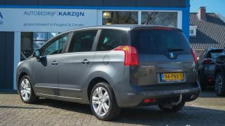 Financování Hatchback Peugeot 5008 2011