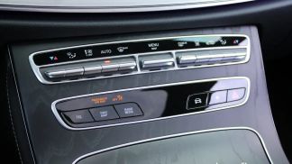 Lízing Sedan MERCEDES E 300 2023