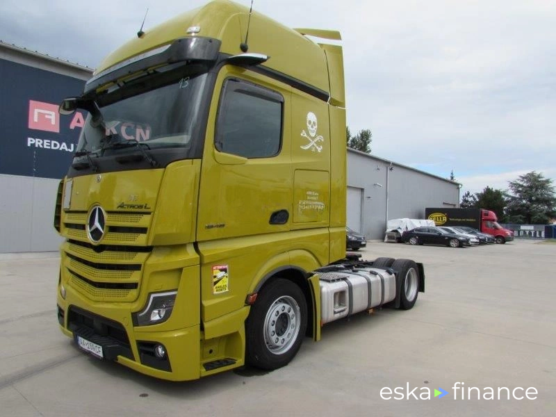 Ciągnik siodłowy MERCEDES ACTROS 2023