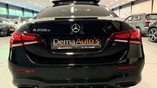 Lízing Sedan MERCEDES A 250 2021