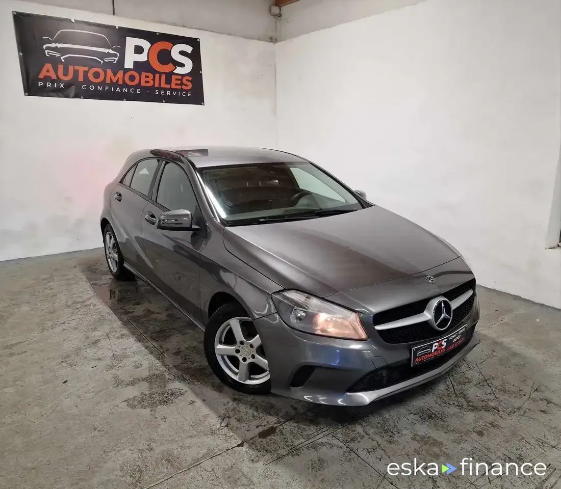 Leasing Sedan MERCEDES A 180 2017