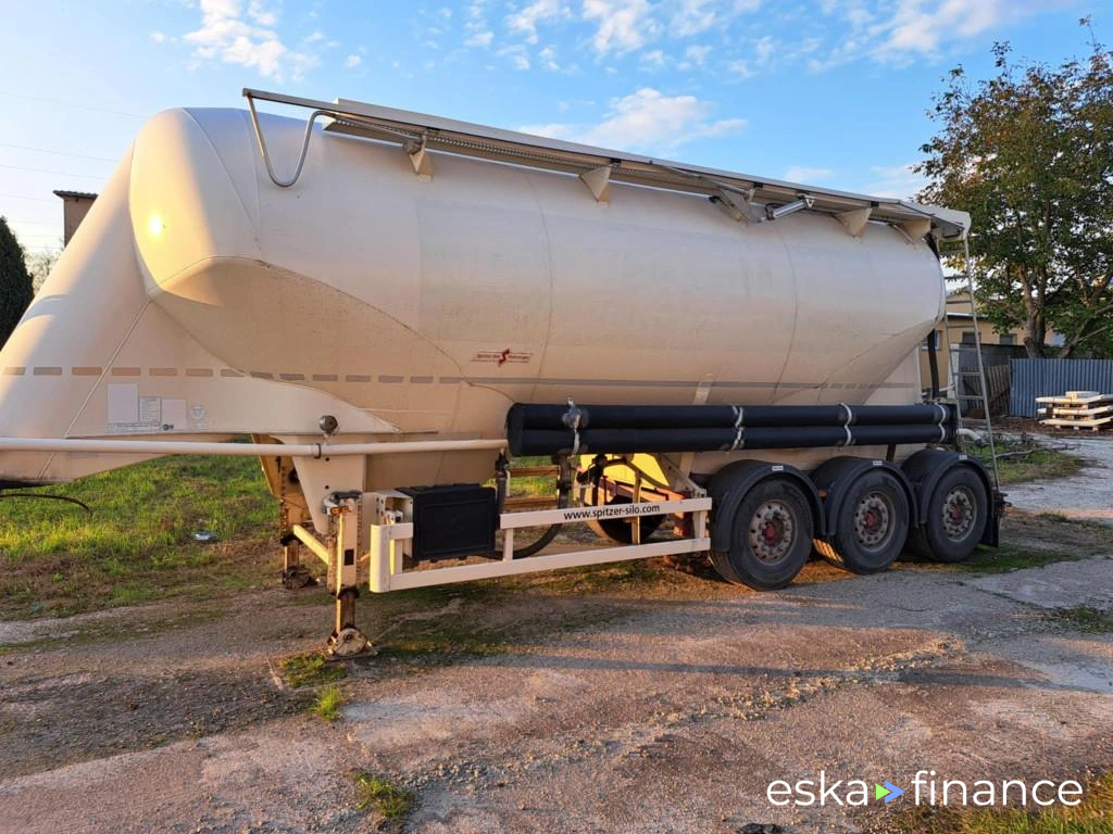 Leasing Semi-trailer Spitzer CISTERNA 2015