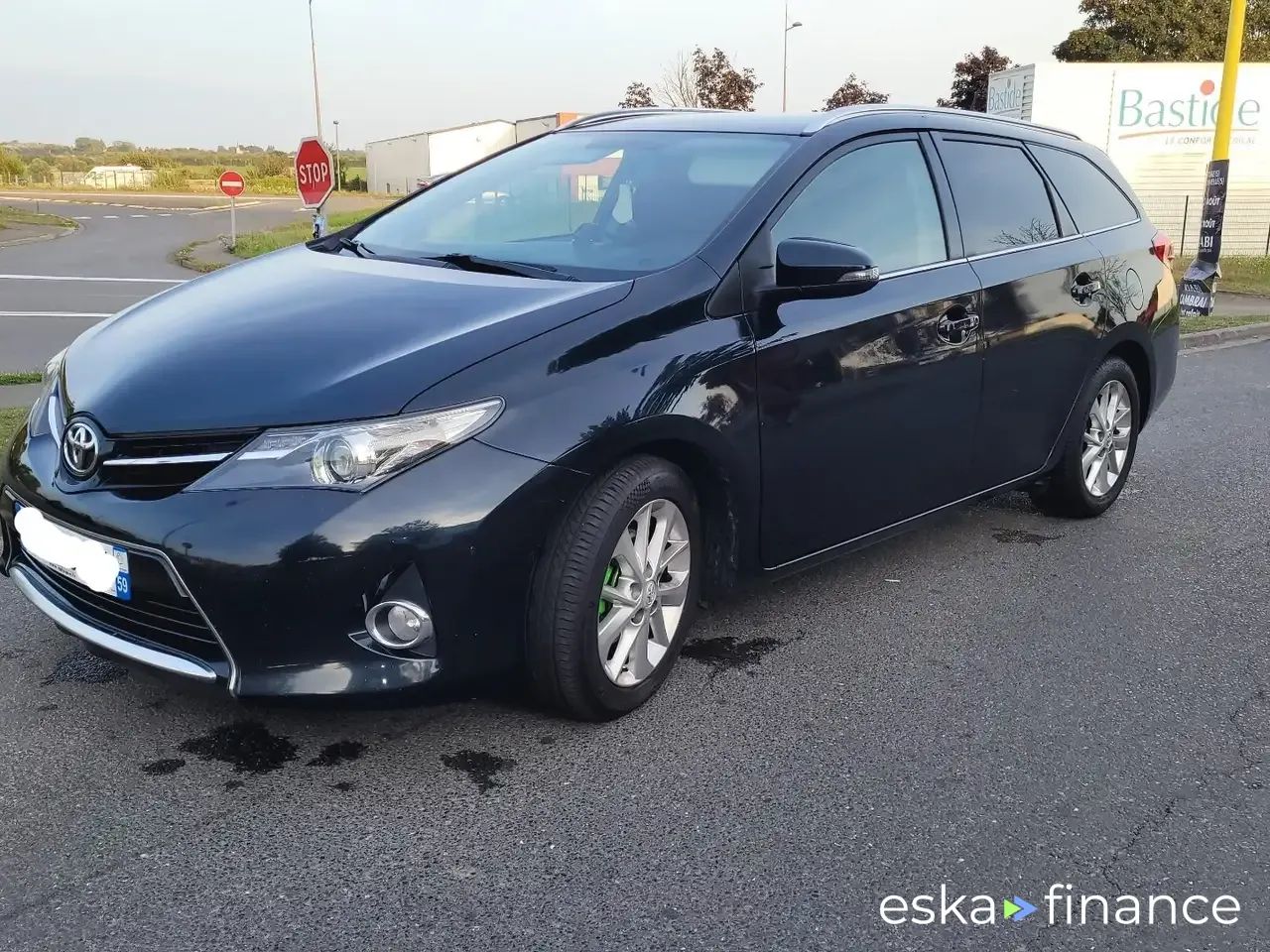Leasing Wagon Toyota Auris 2014
