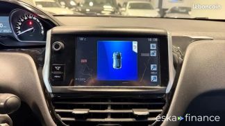 Lízing Hatchback Peugeot 208 2013