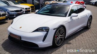 Lízing Sedan Porsche Taycan 2021