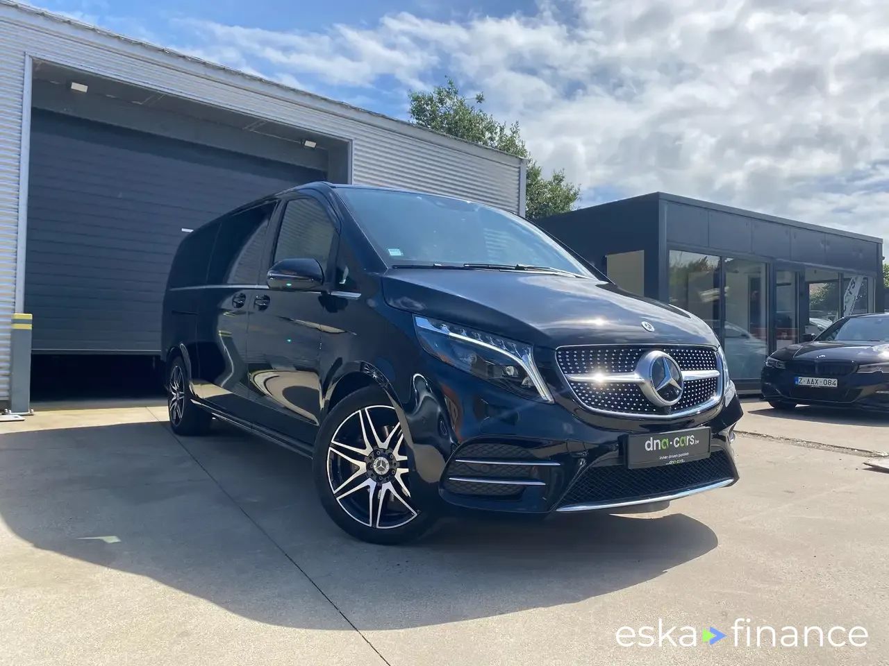 Leasing Hatchback MERCEDES V 300 2023