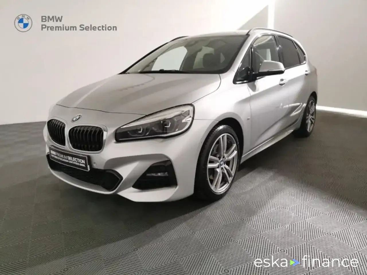 Lízing Hatchback BMW 220 2019