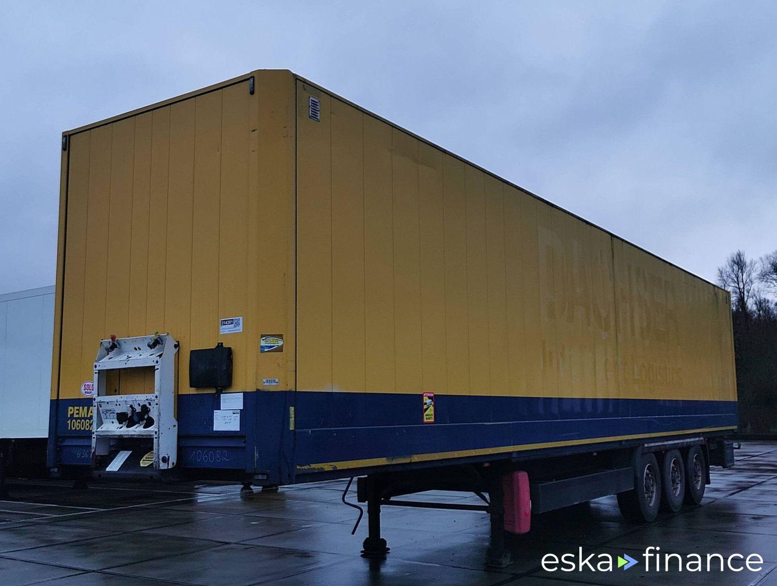 Leasing Semi-trailer Krone SD KLEIDERKOFFER 2015