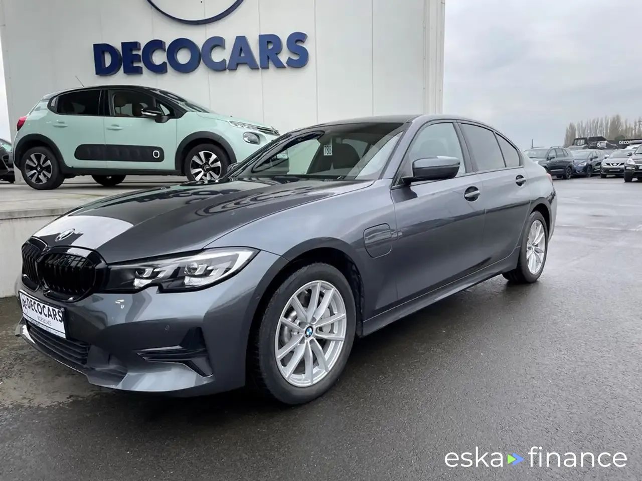 Lízing Sedan BMW 330 2019