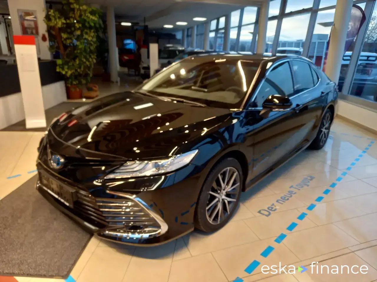 Leasing Sedan Toyota Camry 2025