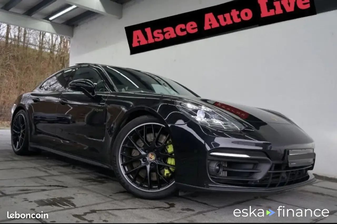 Lízing Sedan Porsche Panamera 2021