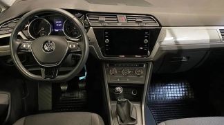 Leasing Passenger transport Volkswagen Touran 2017