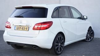 Lízing Hatchback MERCEDES B 180 2013