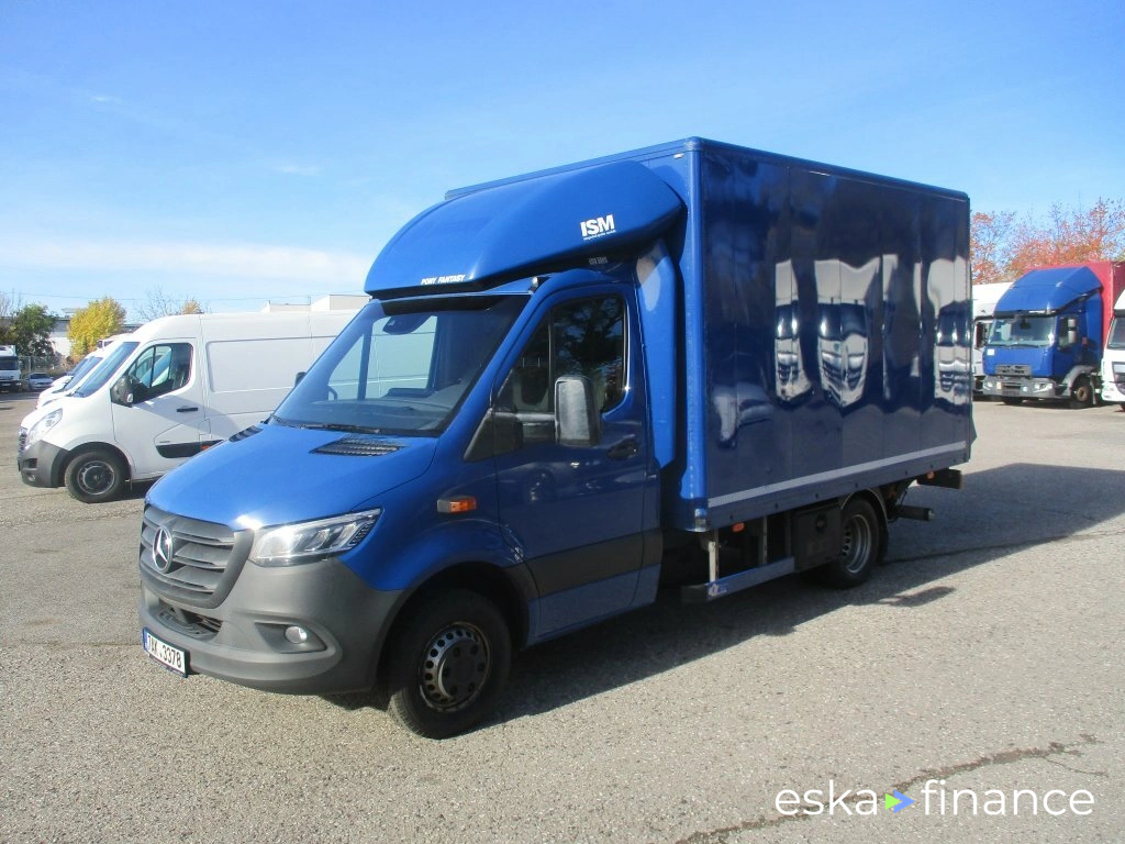 Zamknięta ciężarówka MERCEDES SPRINTER 2019