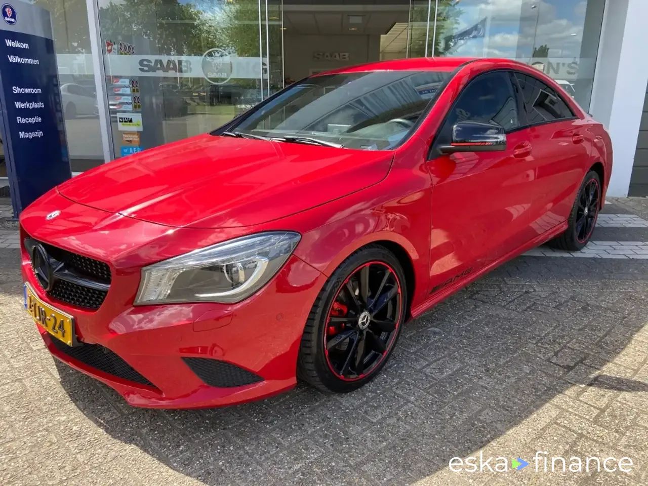 Lízing Sedan MERCEDES CLA 180 2013
