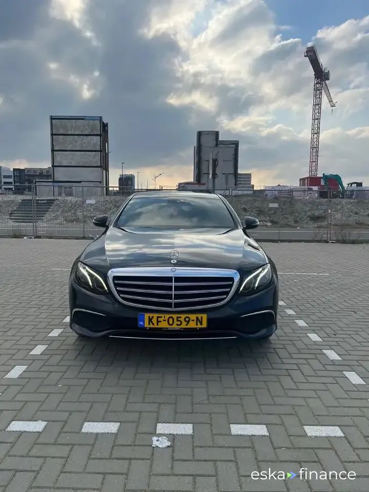 Finansowanie Sedan MERCEDES E 220 2016