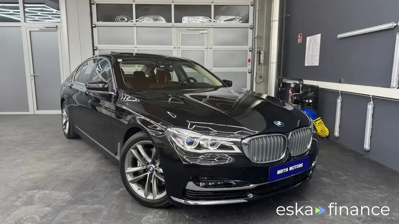 Lízing Sedan BMW 740 2017