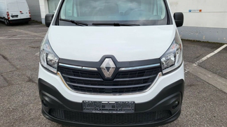 Specjalna ciężarówka Renault Trafic 2021