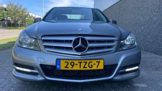 Lízing Sedan MERCEDES C 180 2012