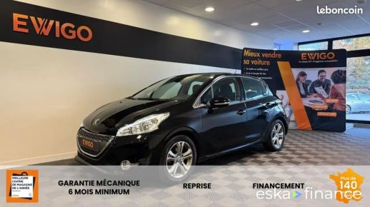 Peugeot 208 2013