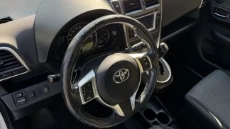 Lízing Hatchback Toyota Verso-S 2013