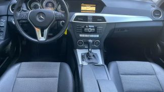 Lízing Sedan MERCEDES C 180 2012