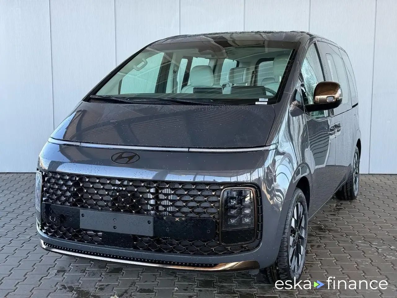 Lízing Hatchback Hyundai Staria 2025