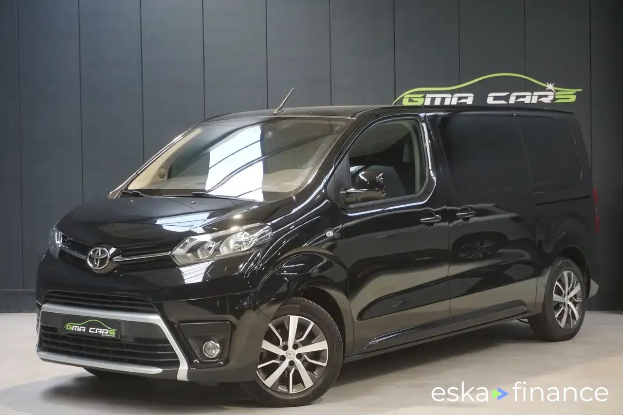 Transport pasażerów Toyota Proace 2018