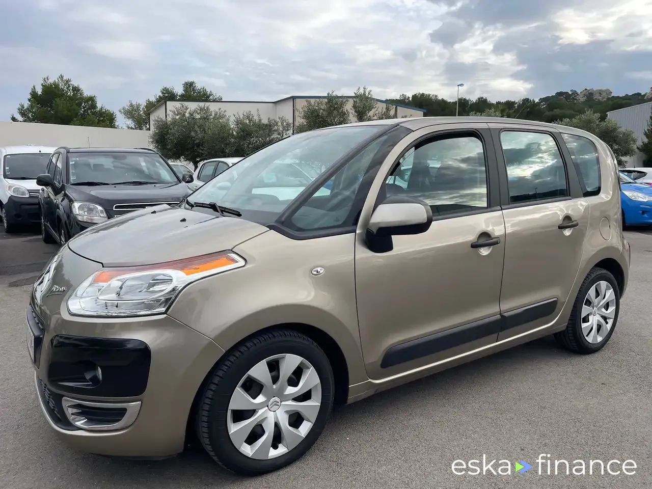 Lízing Hatchback Citroën C3 Picasso 2011