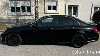 Lízing Sedan MERCEDES C 180 2011