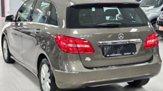 Financování Hatchback MERCEDES B 200 2013