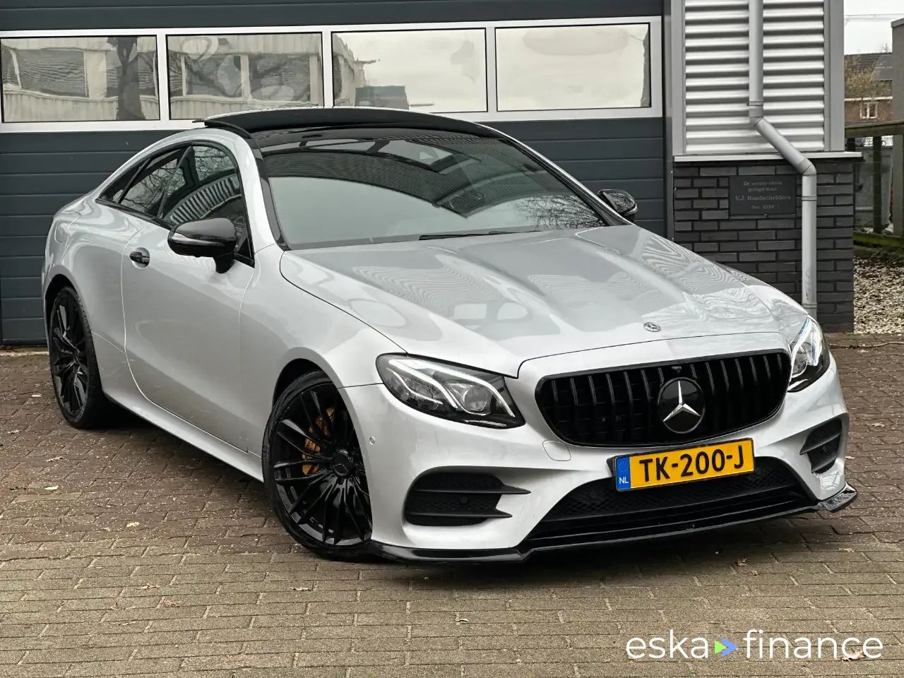 Lízing Kupé MERCEDES E 300 2018