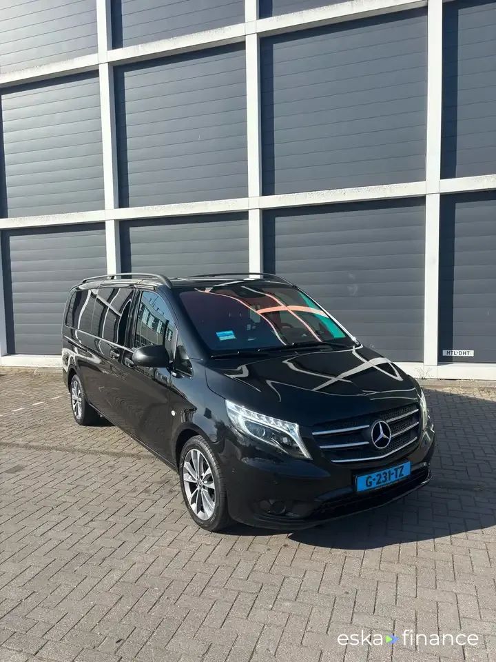 Financování Hatchback MERCEDES VITO 2019
