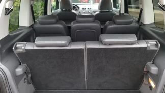 Financování Hatchback Volkswagen Touran 2011