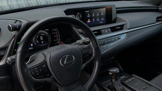 Financování Sedan Lexus ES 300H 2019