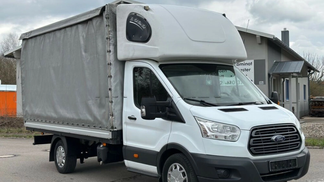 Specjalna ciężarówka Ford Transit 2017