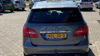 Lízing Hatchback MERCEDES B 180 2013