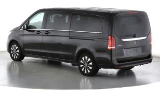 Financování Hatchback MERCEDES V 300 2023