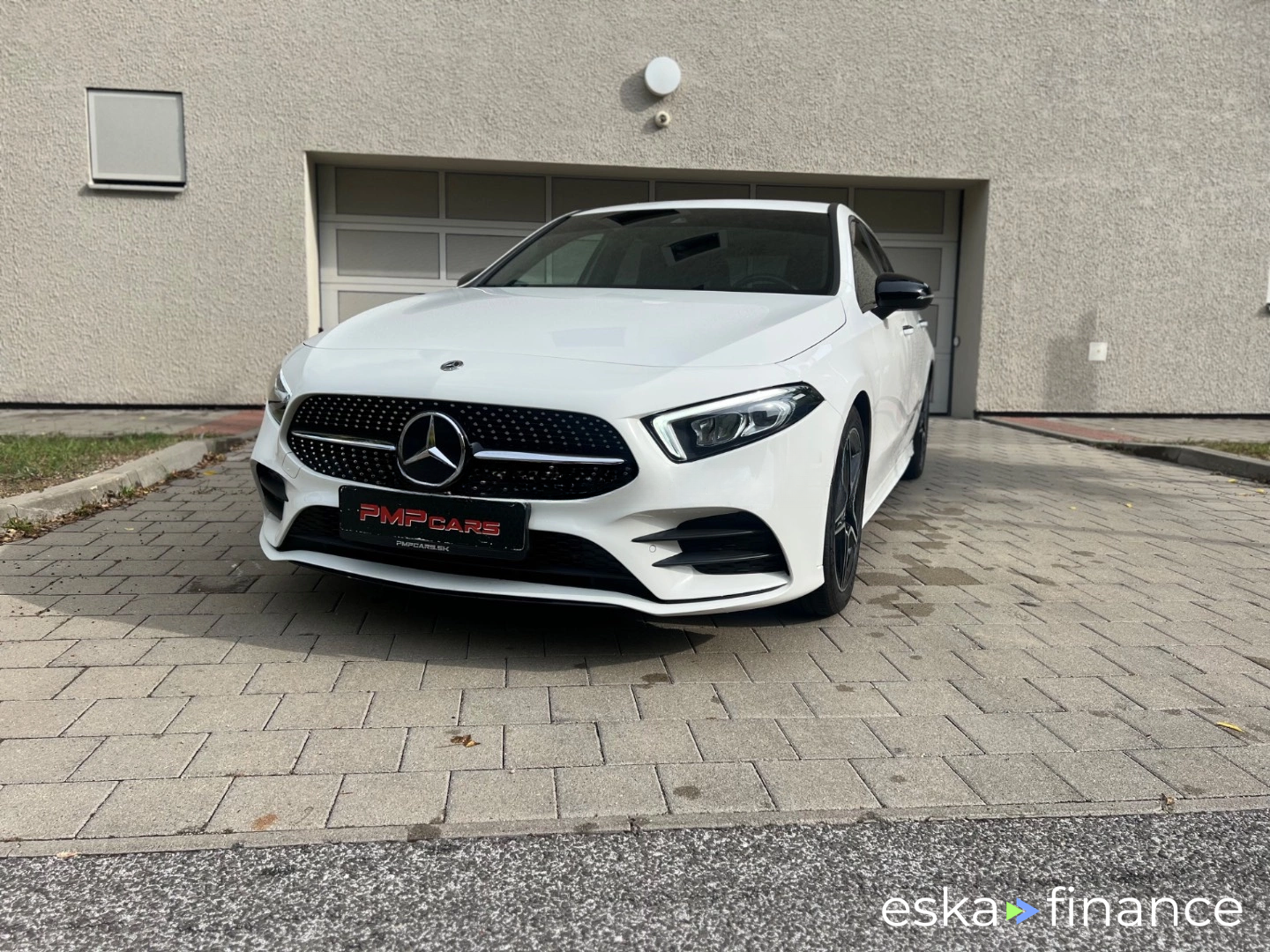 Lízing Hatchback MERCEDES A TRIEDA 2023