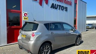 Lízing Hatchback Toyota Verso 2015