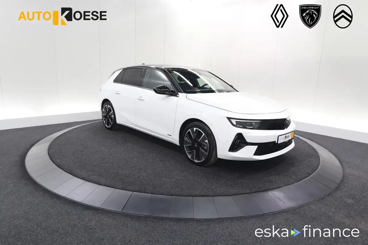 Lízing Hatchback Opel Astra 2023